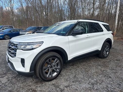 New 2026 Ford Explorer Active w/ Active Comfort Package image 4