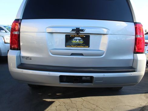 Used 2018 Chevrolet Suburban LS RWD image 14