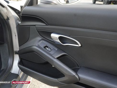 Used 2018 Porsche 718 Boxster S RWD image 25