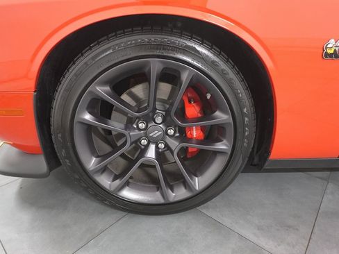 Used 2022 Dodge Challenger R/T Scat Pack w/ Shaker Package image 24