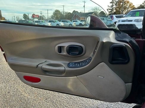 Used 2003 Chevrolet Corvette Coupe 2D w/ Preferred Equipment Group image 21