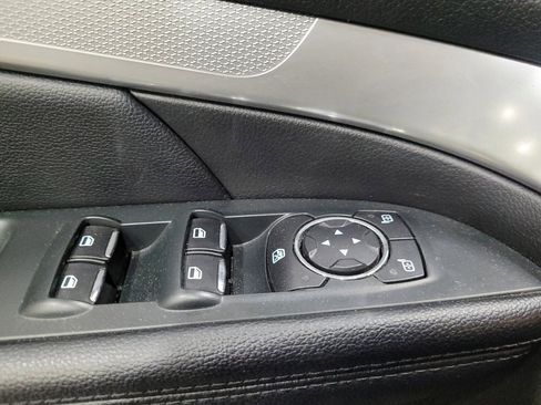Used 2017 Ford Explorer XLT w/ Equipment Group 202A AWD/4WD image 27