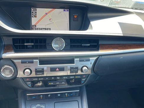 Used 2017 Lexus ES 350 w/ Luxury Package FWD image 15