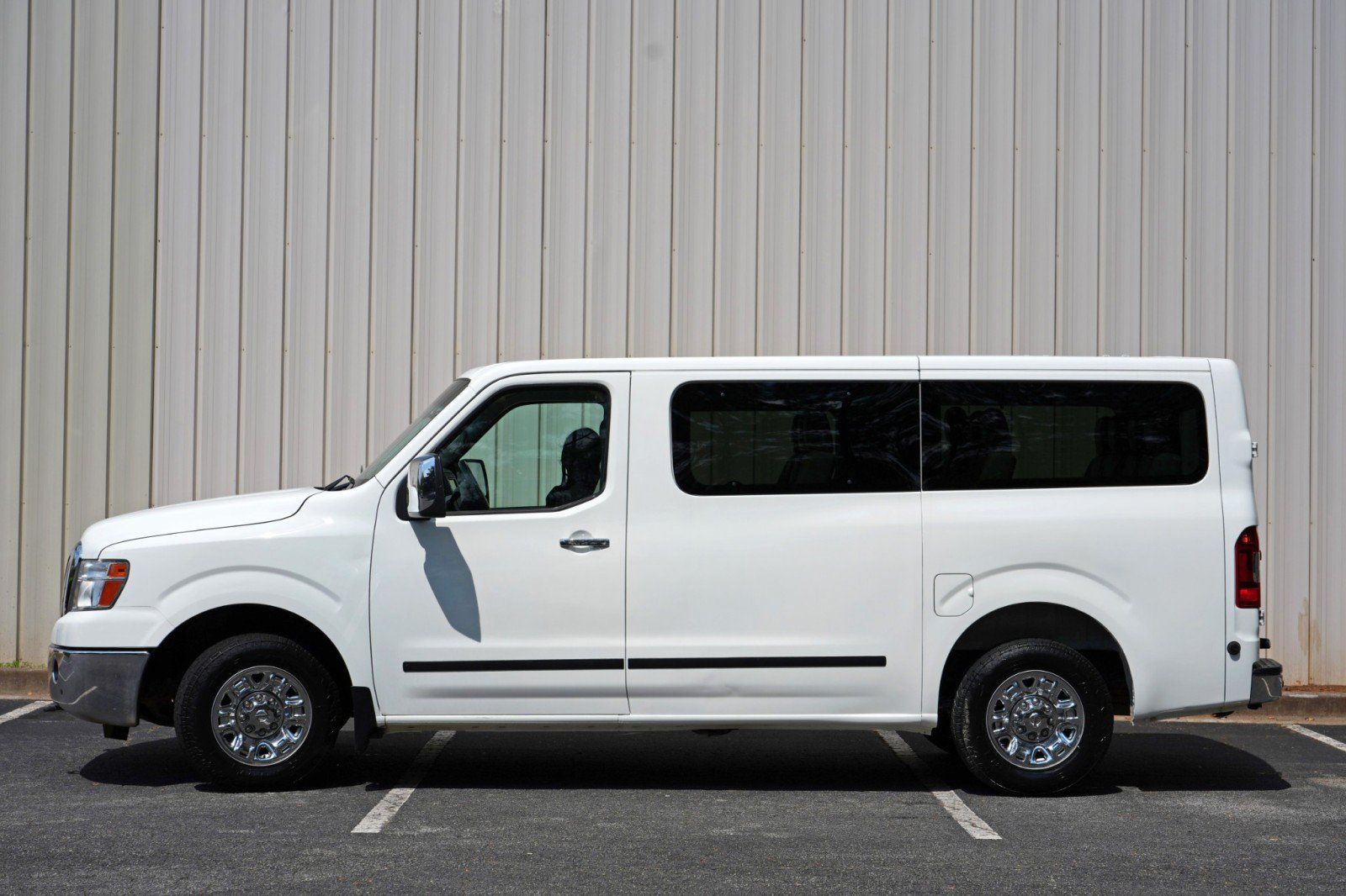 Used 2018 Nissan NV 3500 SL RWD image 40