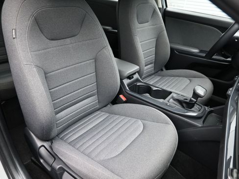Used 2025 Kia K4 EX FWD image 39