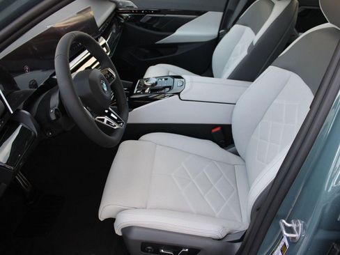 New 2026 BMW 530i w/ Executive Package image 5