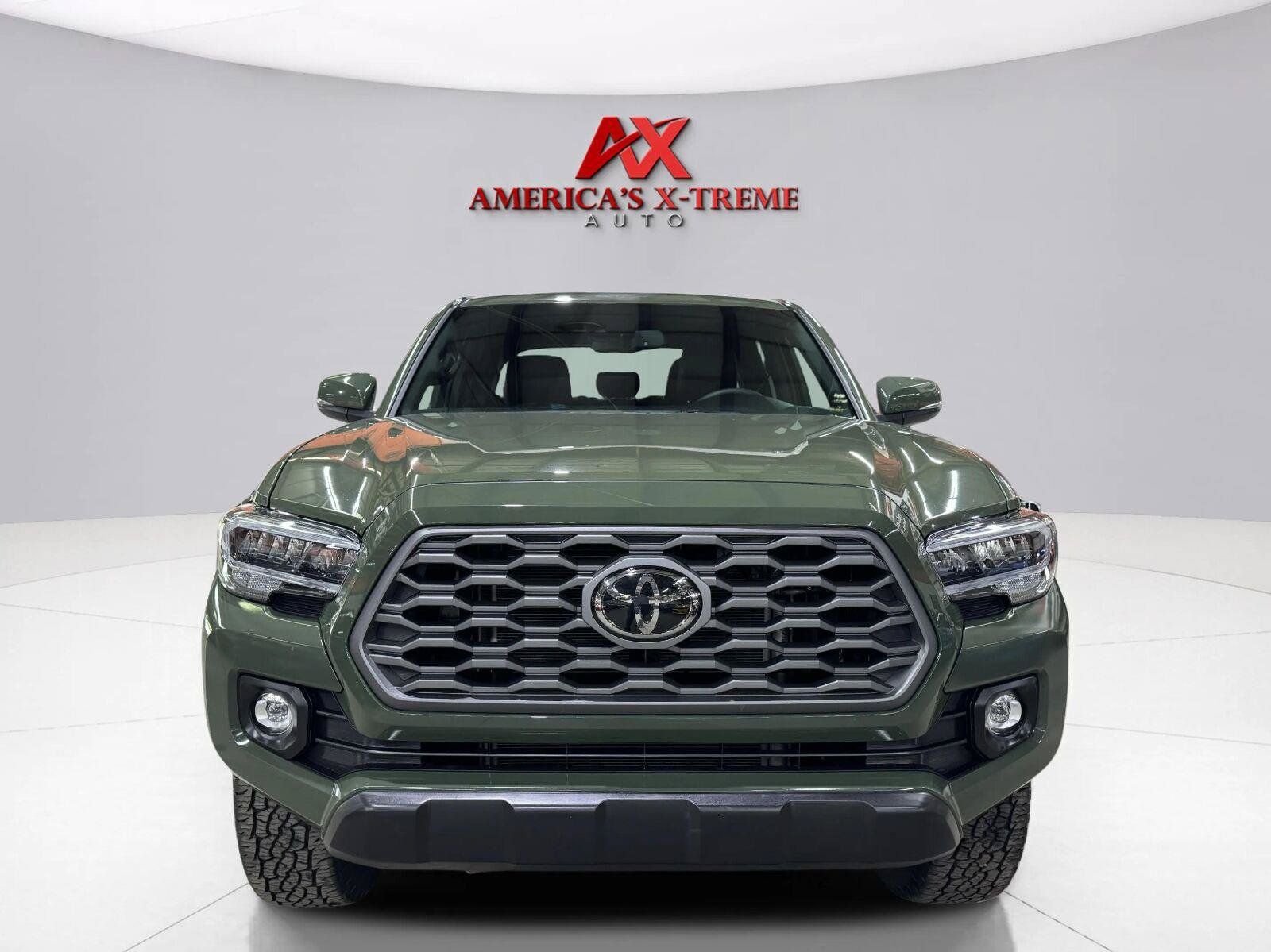 Used 2022 Toyota Tacoma TRD Off-Road AWD/4WD image 10