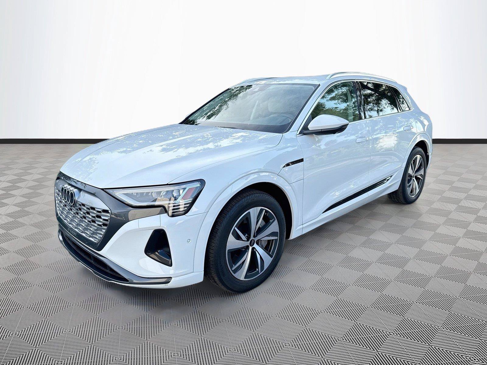 Certified 2024 Audi Q8 e-tron Premium Plus AWD/4WD image 3