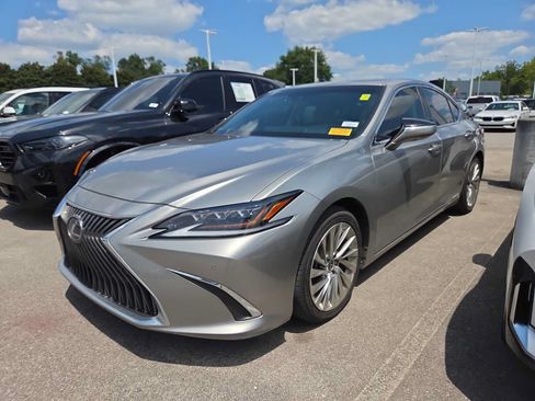 Used 2020 Lexus ES 300h Ultra Luxury w/ Accessory Package 2 FWD image 5