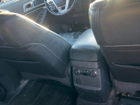 Used 2013 Ford Explorer XLT image 6