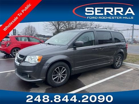 Used 2017 Dodge Grand Caravan SXT FWD image 1