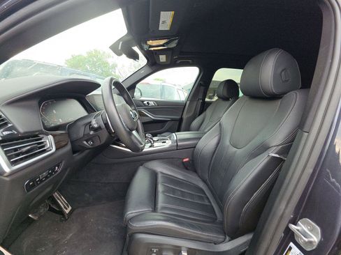 Used 2020 BMW X5 xDrive40i w/ M Sport Package AWD/4WD image 4