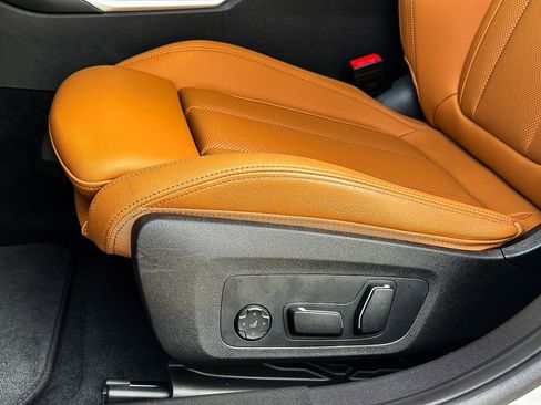 New 2025 BMW 330i xDrive 330i xDrive w/ Convenience Package image 12