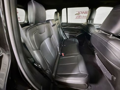 Used 2023 Jeep Grand Cherokee Overland image 34