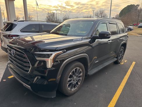 Used 2023 Toyota Sequoia Limited image 8
