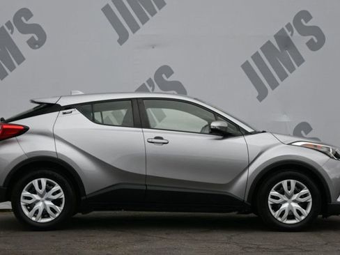 Used 2019 Toyota C-HR LE image 4
