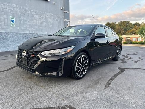 Used 2025 Nissan Sentra SR FWD image 3