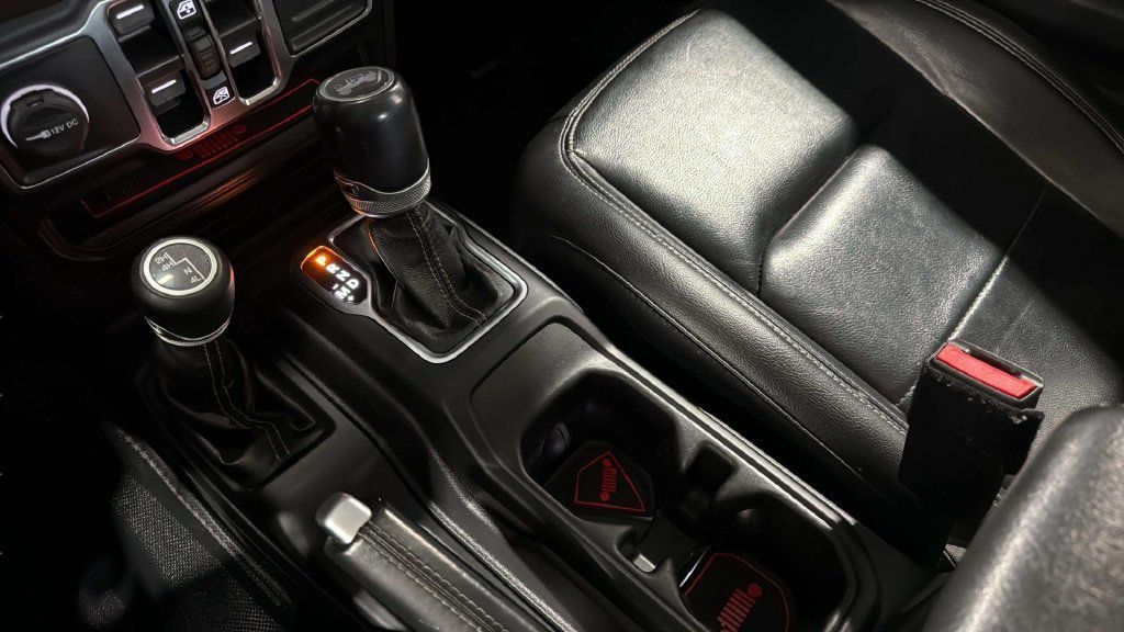 Used 2021 Jeep Wrangler Unlimited Sahara w/ Uconnect 4C Nav & Sound Group AWD/4WD image 30