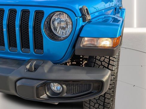 Used 2021 Jeep Wrangler Unlimited Sahara AWD/4WD image 7