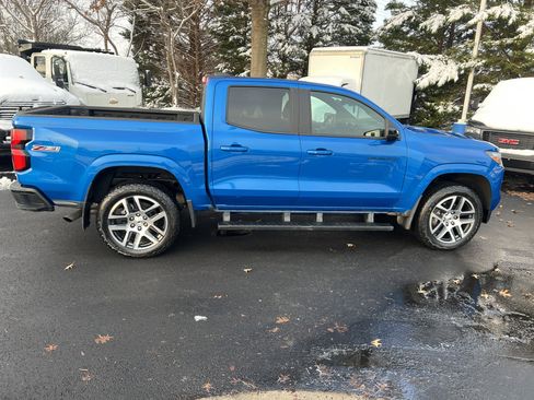 Certified 2024 Chevrolet Colorado Z71 w/ Z71 Convenience Package 2 image 11