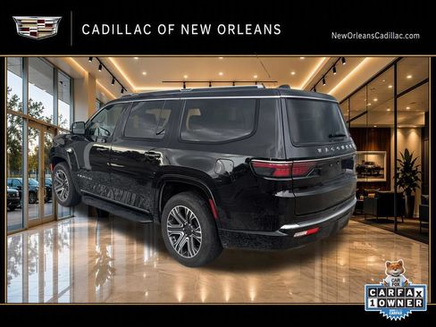 Used 2024 Jeep Wagoneer Series II w/ Flexible Seating Group RWD image 2