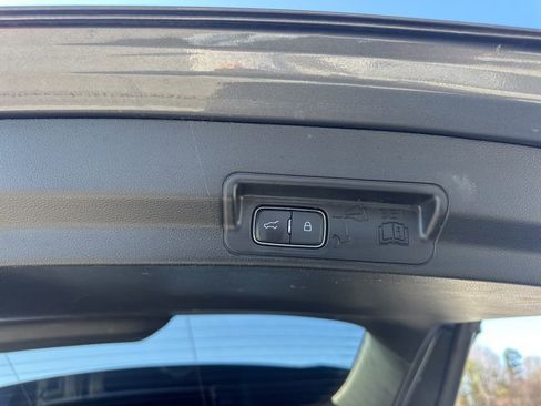 Used 2021 Ford Explorer Limited w/ Hybrid Equipment Group 310A image 33