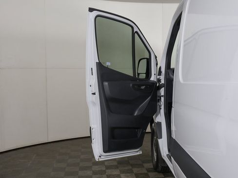 Used 2024 Mercedes-Benz Sprinter 2500 image 15
