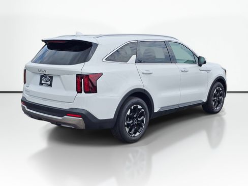 Used 2024 Kia Sorento S w/ Panoramic Sunroof Package FWD image 8
