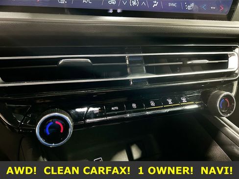 Used 2025 Chevrolet Traverse LT image 16