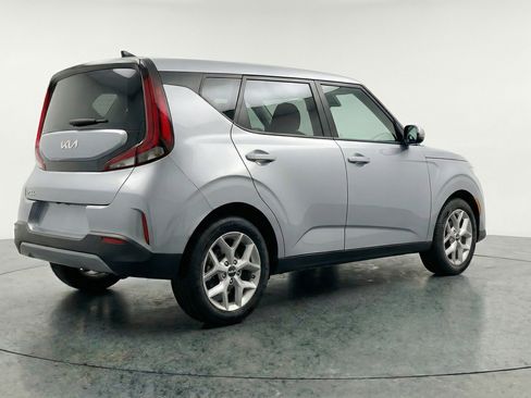 Used 2025 Kia Soul LX w/ LX Technology Package image 9