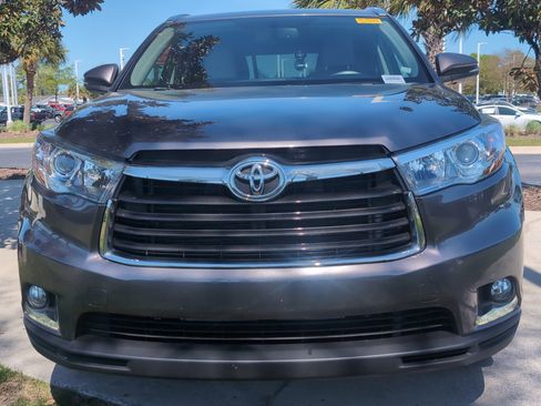 Used 2016 Toyota Highlander Limited image 3