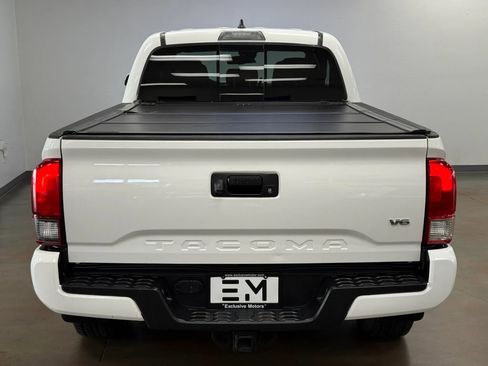 Used 2018 Toyota Tacoma TRD Sport RWD image 6