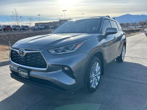 Used 2026 Toyota Highlander Limited image 3