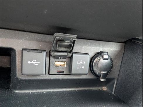 Used 2020 Toyota Highlander Limited image 16