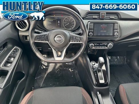 Used 2020 Nissan Versa SR w/ Convenience Package image 15