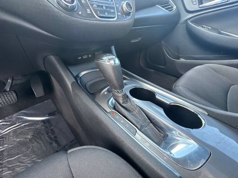 Used 2020 Chevrolet Malibu LT FWD image 30
