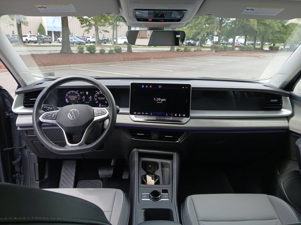 Used 2026 Volkswagen Tiguan SE w/ Panoramic Sunroof Package AWD/4WD image 14