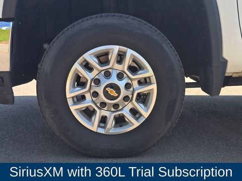 Used 2025 Chevrolet Silverado 2500 LT w/ Convenience Package AWD/4WD image 8