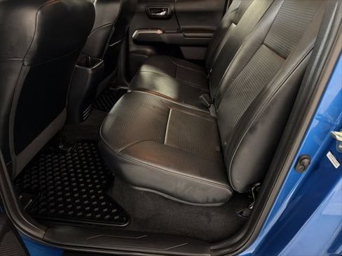 Used 2018 Toyota Tacoma Limited AWD/4WD image 32