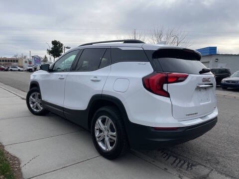 Used 2018 GMC Terrain SLE w/ Driver Convenience Package AWD/4WD image 2