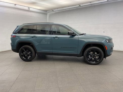 New 2026 Jeep Grand Cherokee Limited image 2