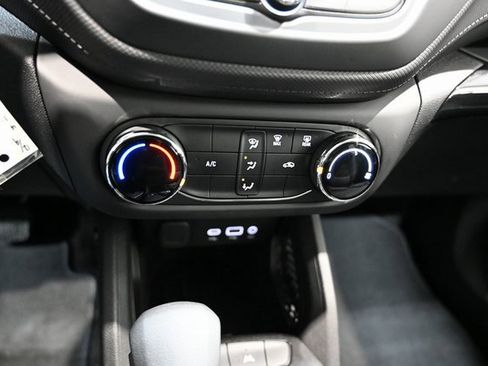 Used 2023 Chevrolet TrailBlazer LS image 17