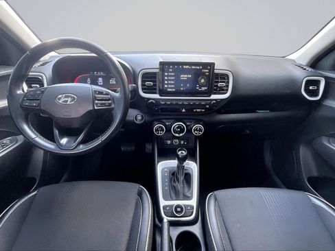 Used 2023 Hyundai Venue Limited FWD image 16