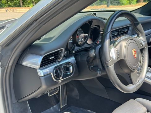 Used 2014 Porsche 911 Carrera 4 AWD/4WD image 39