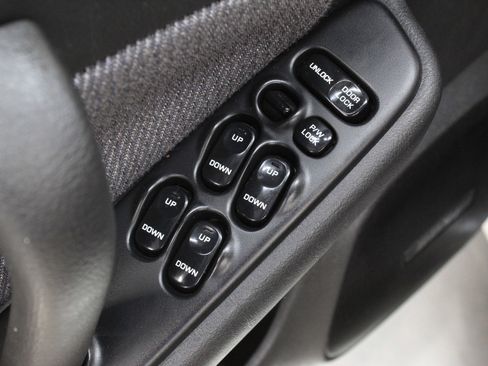 Used 1992 Nissan Maxima SE image 23