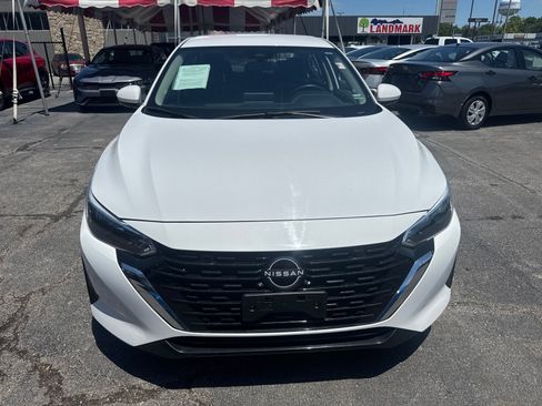 Used 2024 Nissan Sentra SV FWD image 2