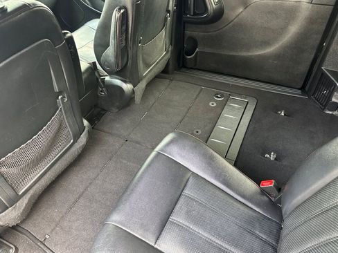Used 2017 Dodge Grand Caravan GT FWD image 12
