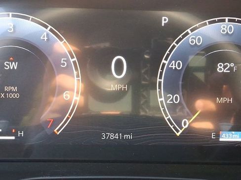 Used 2024 Jeep Grand Cherokee Altitude image 22