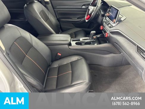 Used 2022 Nissan Altima 2.0 SR image 15