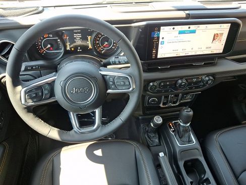 New 2026 Jeep Wrangler Unlimited Sahara AWD/4WD image 7